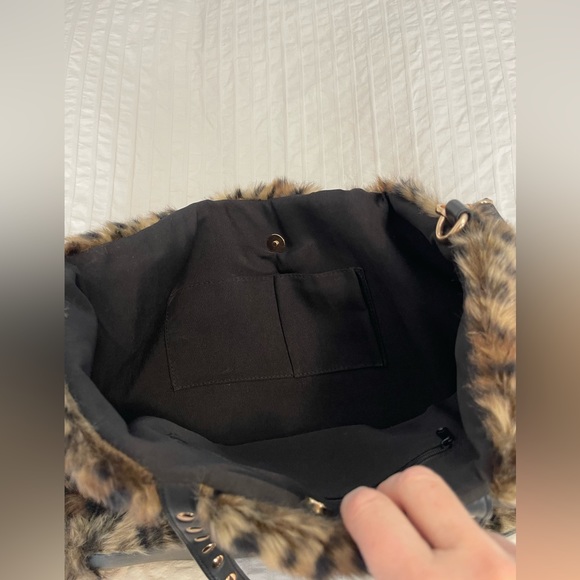 Faux fur tote in great condition fashionable laptop or everyday shopping tote - Picture 6 of 11